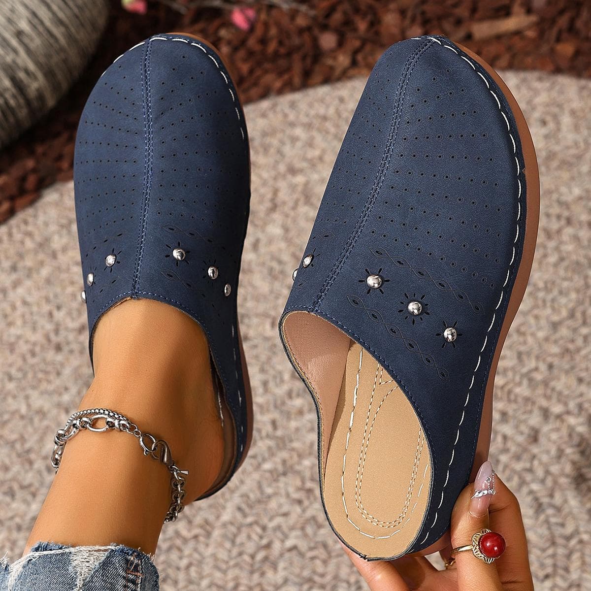 Fashion 2025 New Women Slippers Summer Thick-soled Shoes Women Large-sized Round-toe Slippers Fashion Lightweight Sandals Slides Women cm white