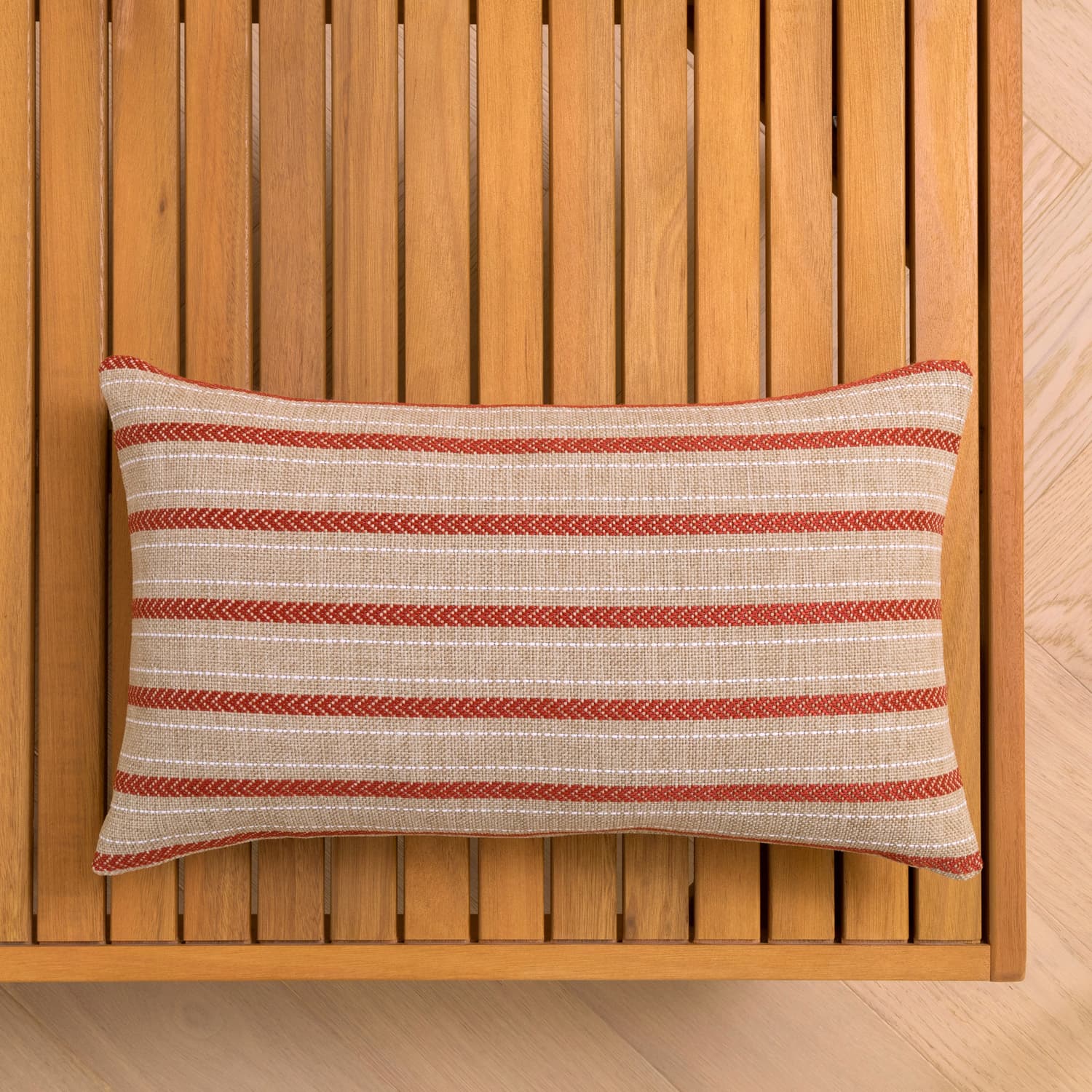 Frette Oasis Outdoor Boudoir Sham in Stone/Garnet Red, Polipropilenic | Fatto in Italy